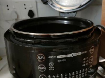 以美的电饭锅的卓越品质与多功能性（打造高效健康的美食生活方式）